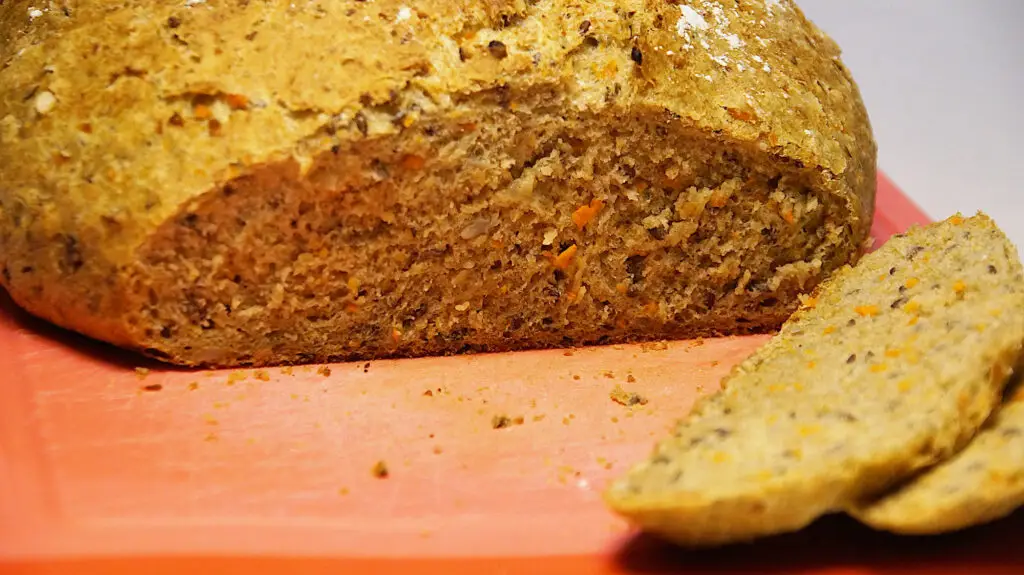 Dinkel Roggen Gelbe Rüben Brot